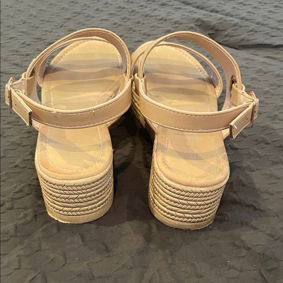 Henry Ferrera Beige Platform Sandals - Picture 3 of 16